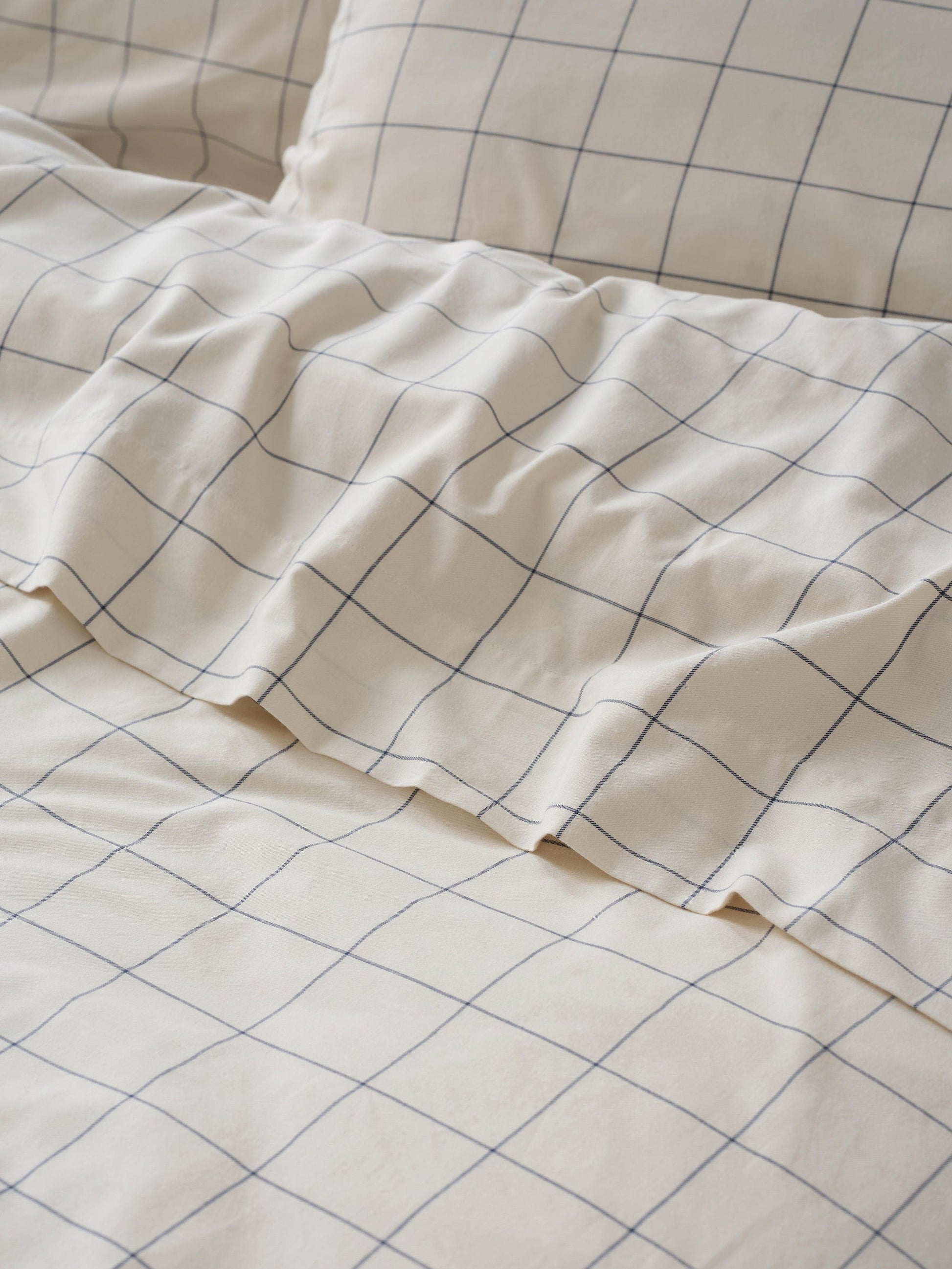 Dream Blue Burlow Check Washed Cotton Percale Flat Sheet