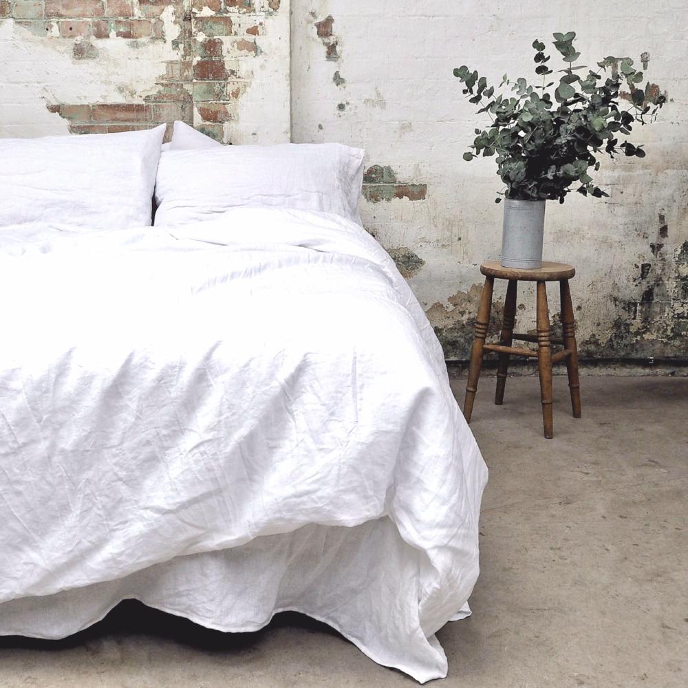 White Linen Duvet Cover - Piglet in Bed